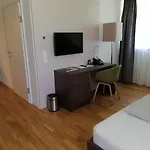 Jaegermayrhof Szálloda *